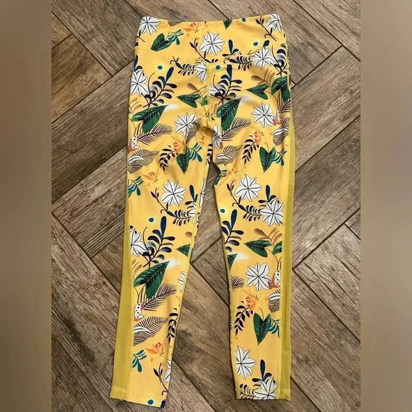 Zyia Active Yellow Floral Reflective Light Tight Hi-Rise Leggings Size 6-8 - Picture 4 of 5